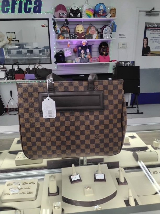 Louis Vuitton Purse 