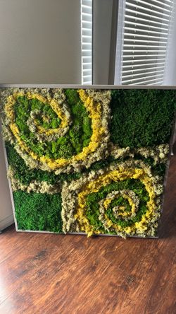 Live moss