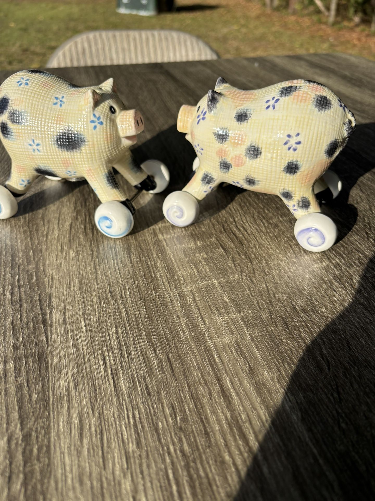 Ceramic Antique Salt And Pepper Shakers On Wheels