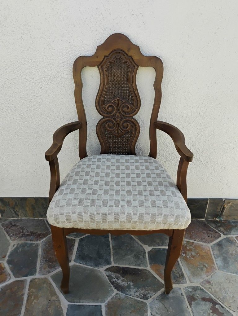 Wooden Chair With Cushion 