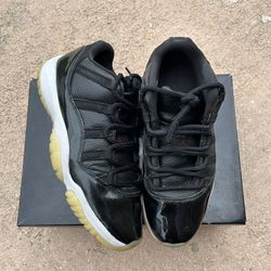 72-10 Jordan 11s Size 10