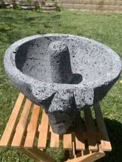 Molcajete de piedra volcánica 10”