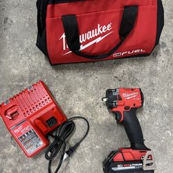Milwuakee M18 Fuel 3/8 in. Compact Impact Wrench w/Friction Ring High Output Kit