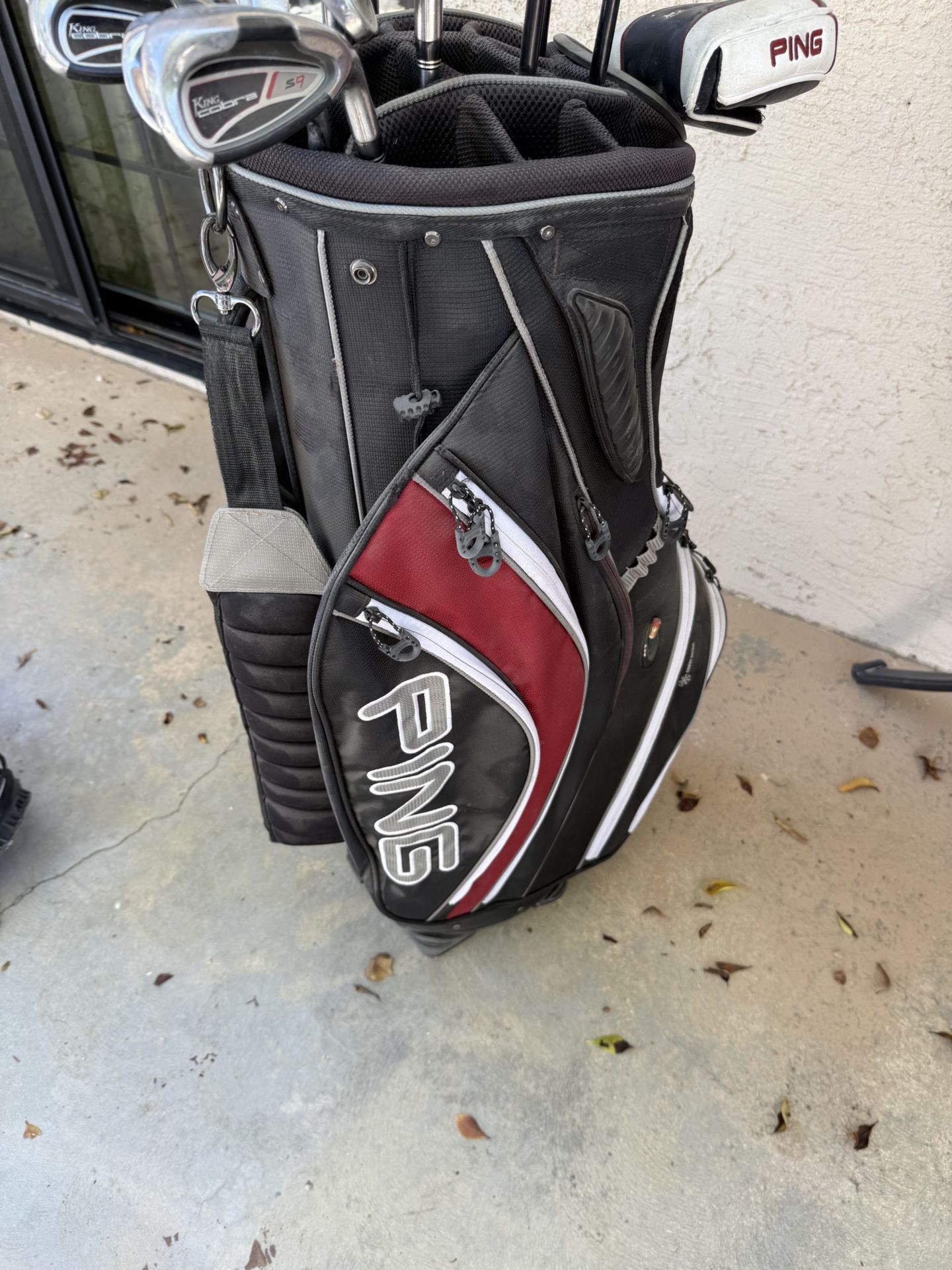 Ping Pioneer Golf Cart/Carry Bag Black/Red W/Strap