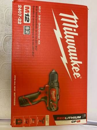 Milwaukee M12 12-Volt Lithium-Ion Cordless 3/8 in. Drill/Driver Kit
