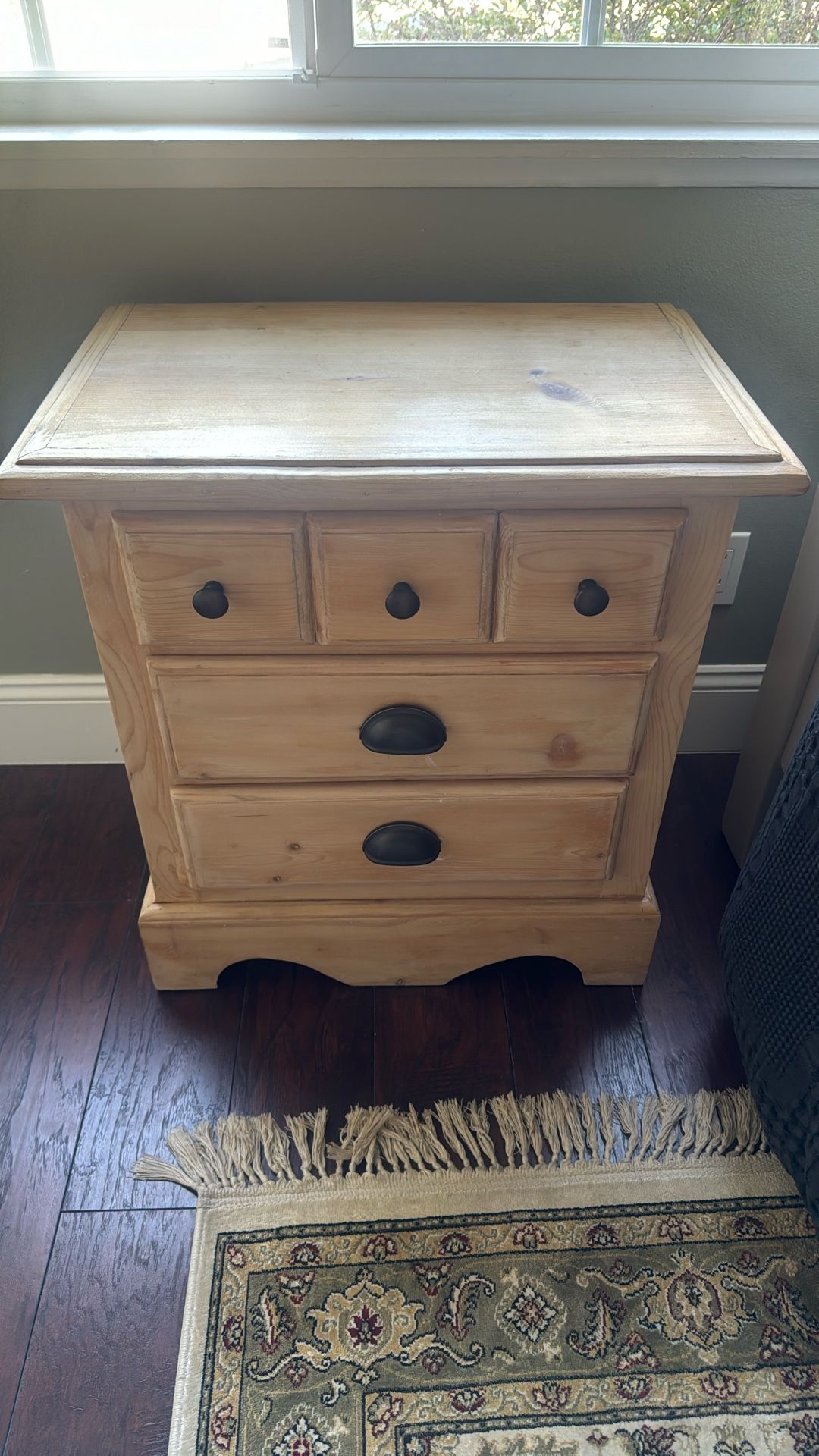 Pine Wood Woodwn Nightstand, End Table $45