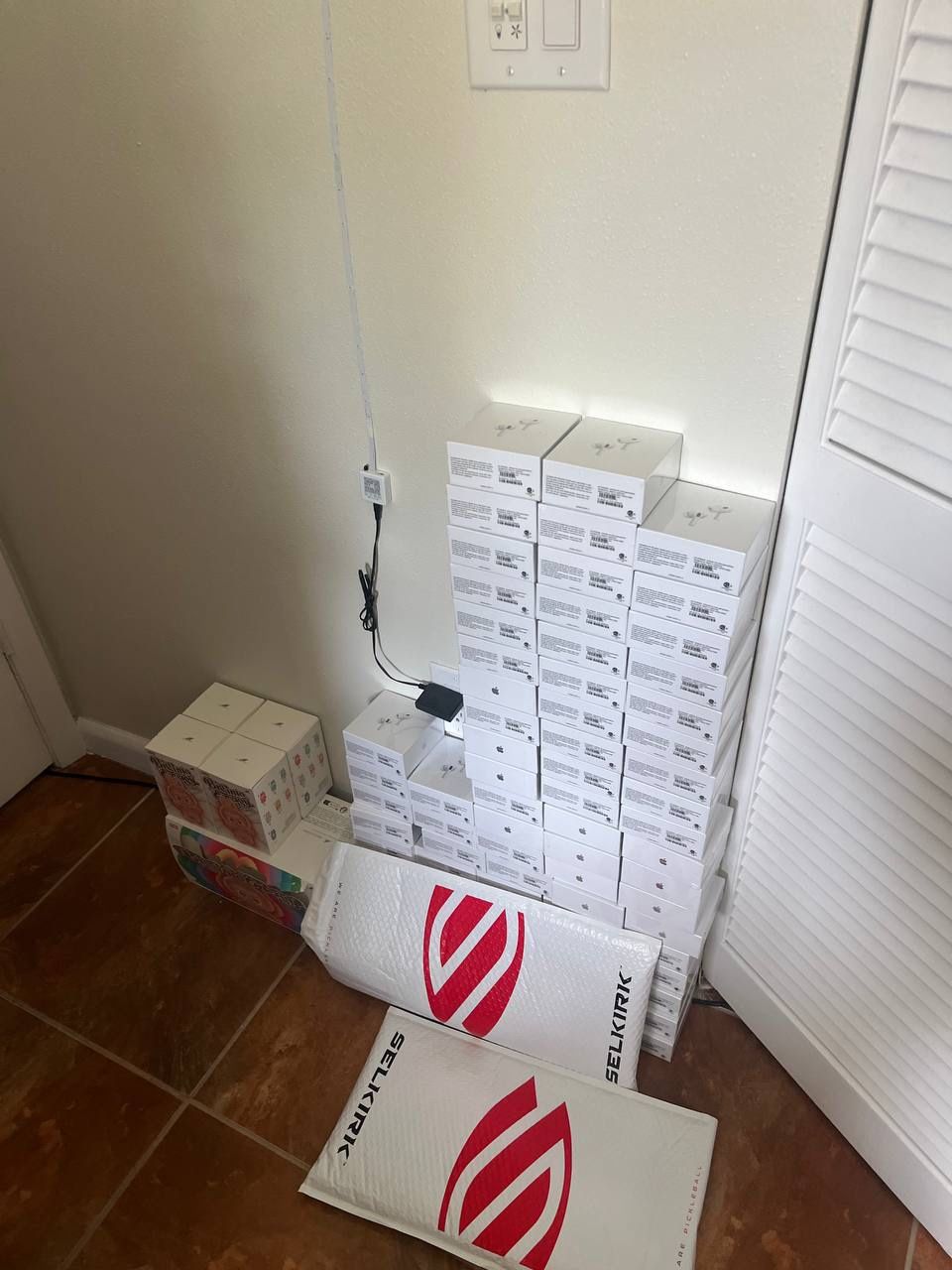 Amazon Return Pallet of AirPods