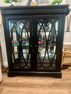 Curio Cabinet Cindy Crawford Collection