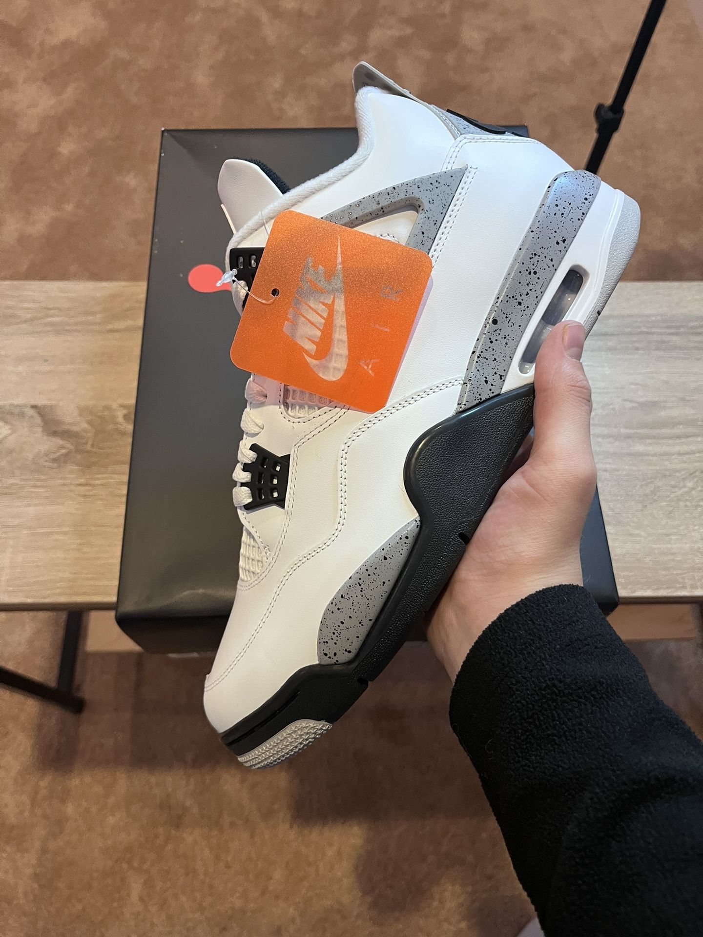 Jordan 4 ‘White Cement’