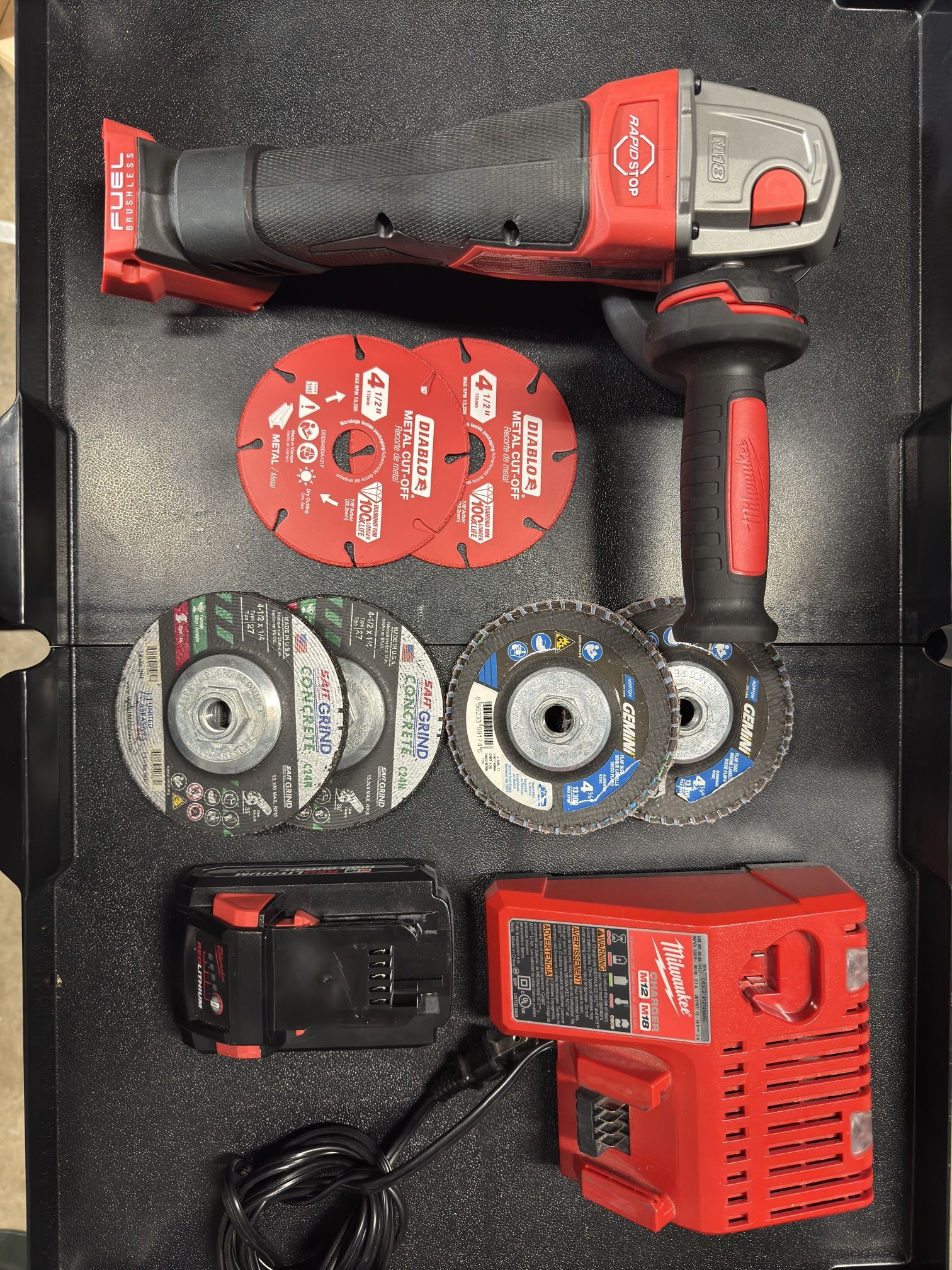 MILWAUKEE M18 FUEL 18V Lithium-Ion Brushless Cordless 4-1/2 in./5 in. Grinder w/Paddle Switch