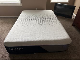Like New Nectar Luxe Hybrid Full Mattress