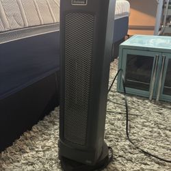 Holmes Oscillating Tower Space Heater – Great Condition! 