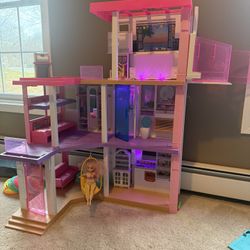 Barbie Doll House 