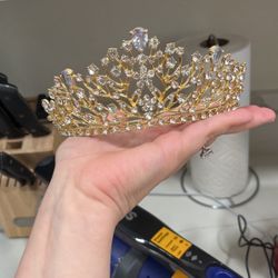 Quince Crown
