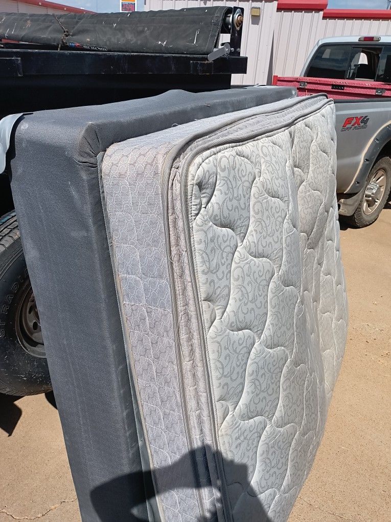 Queen Size Bed Set