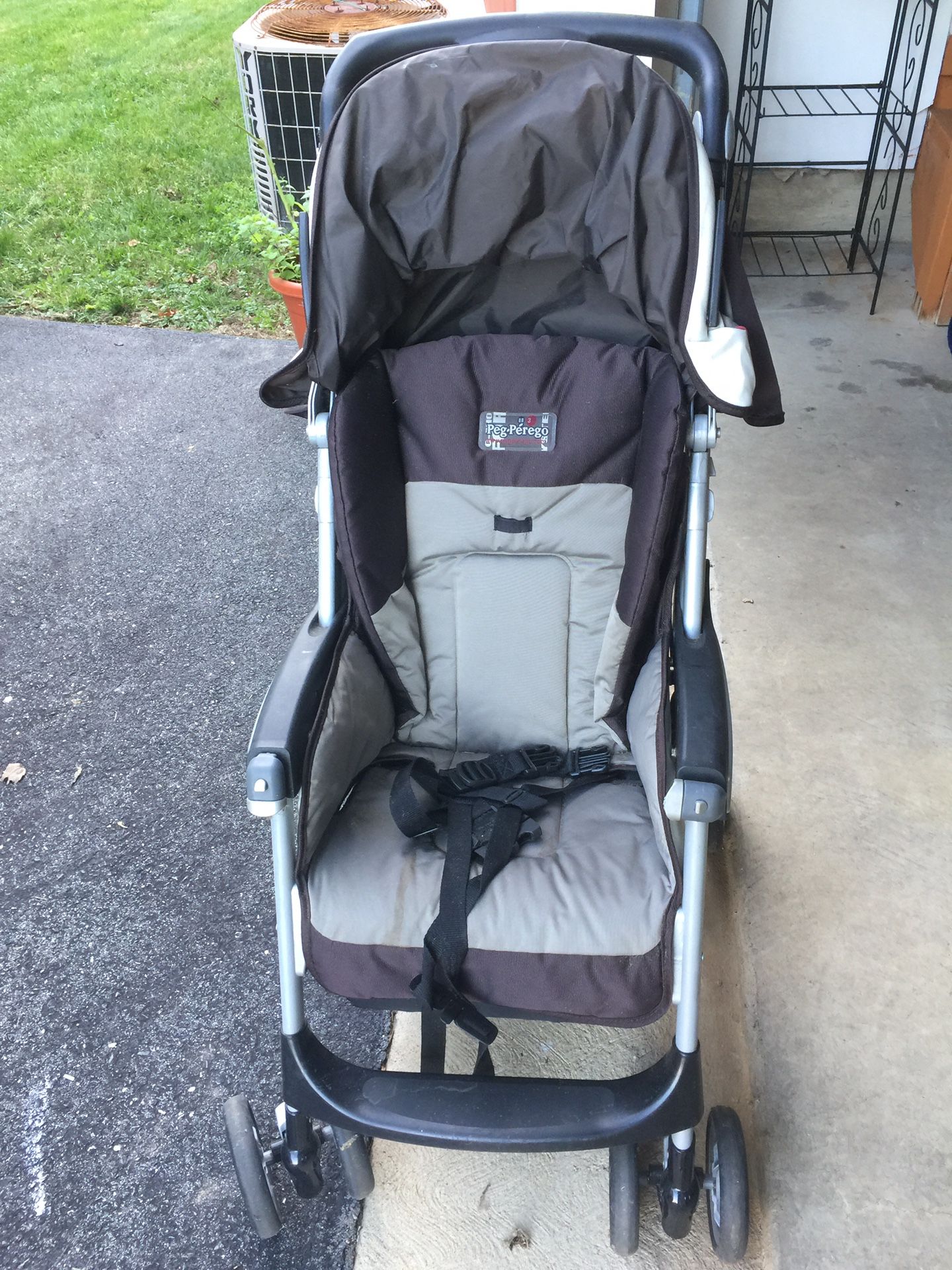 Stroller light weight in good condition.