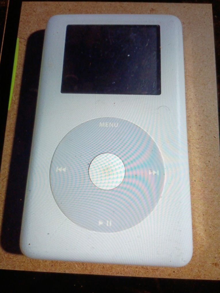 APPLE IPOD 4TH GENERATION MP3 PLAYER CLASSIC MODEL A 1099. SOLD AS IS