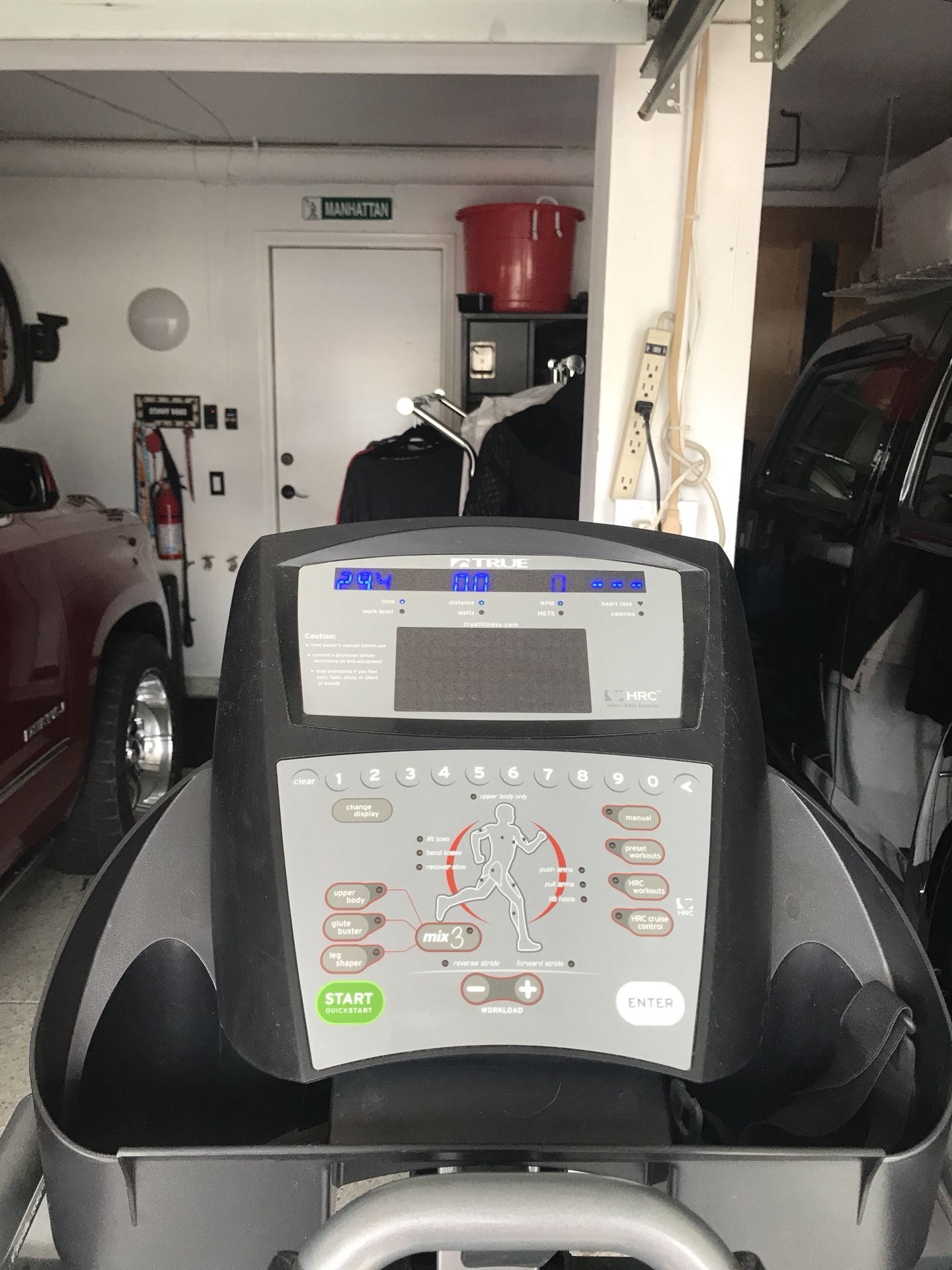 True Fitness TSX Elliptical commercial grade BARELY USED for Sale