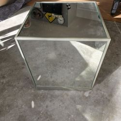 Pottery Barn Park Accent Cube End Table