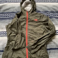 The North Face Green/Pink Womens Windbreakwr Size M 