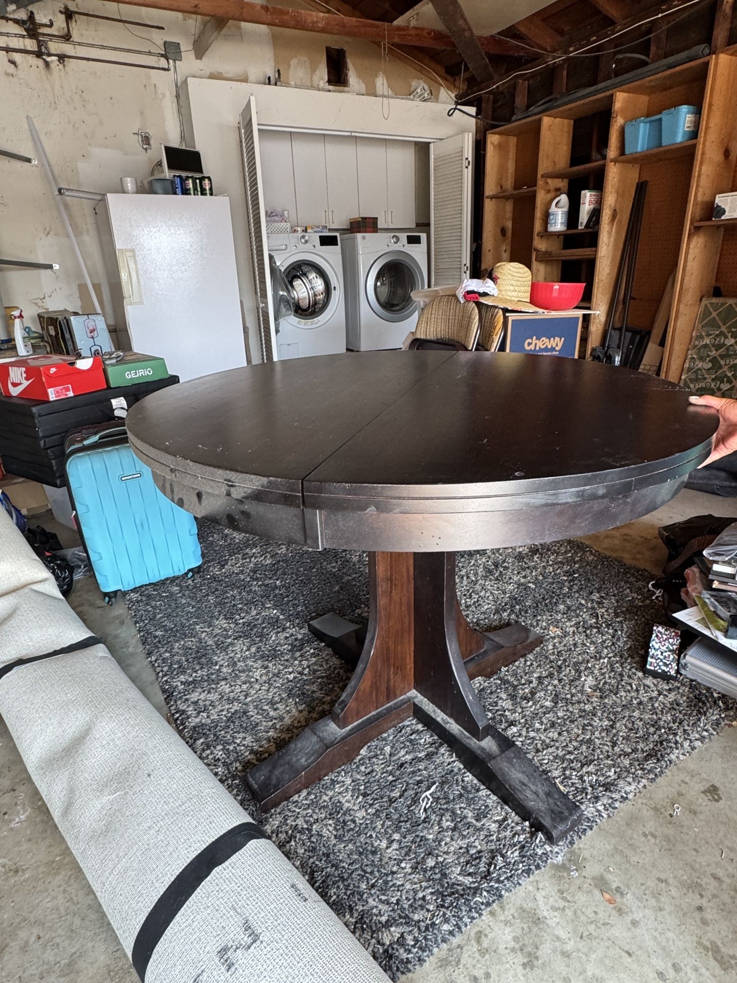Round Dining Table W/ Extender