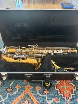 Selmer Bundy II Alto Saxophone with Hard Case