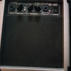 Selling 2 Guitar Amps