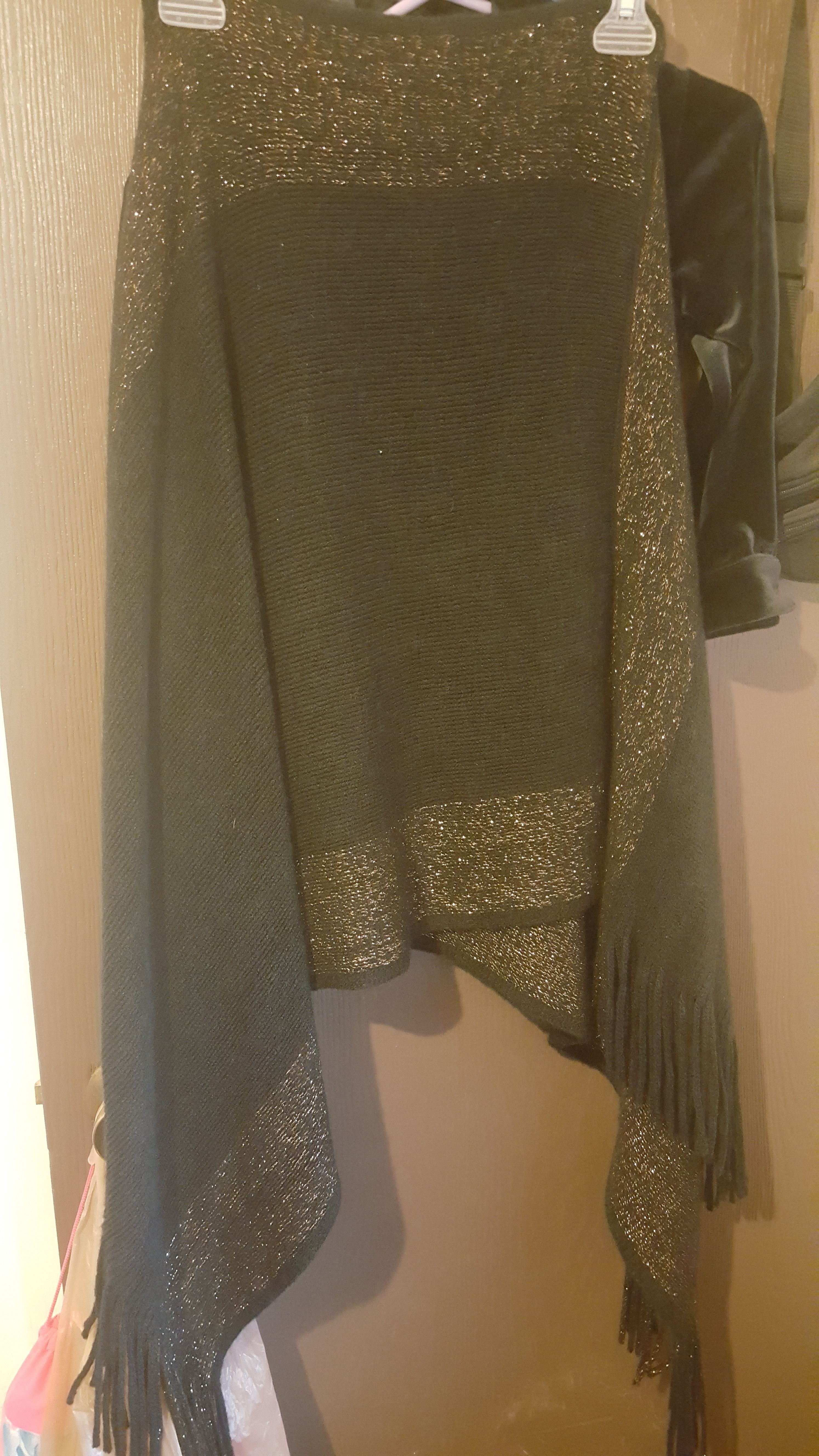 Women's shawl