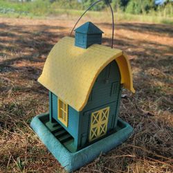 North States Bird Feeder   Measures 13"H x 10"W
