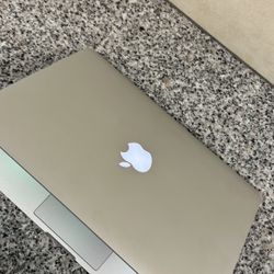 Apple MacBook Pro Retina Display Intel dual core i5 processor 8GB RAM 256GB SSD STORAGE DRIVE $220 