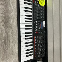Akai Keyboard
