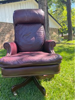 Freeman Executive Swivel Chair