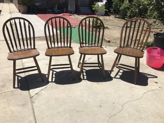 Great conditions. Table with 4 chairs.