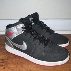 Nike Air Jordan 1 Mid GS Black Red Metallic Silver 554725-057 RARE 6Y