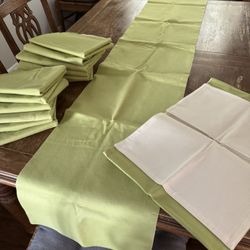 Green/cream Table Runners / Linens