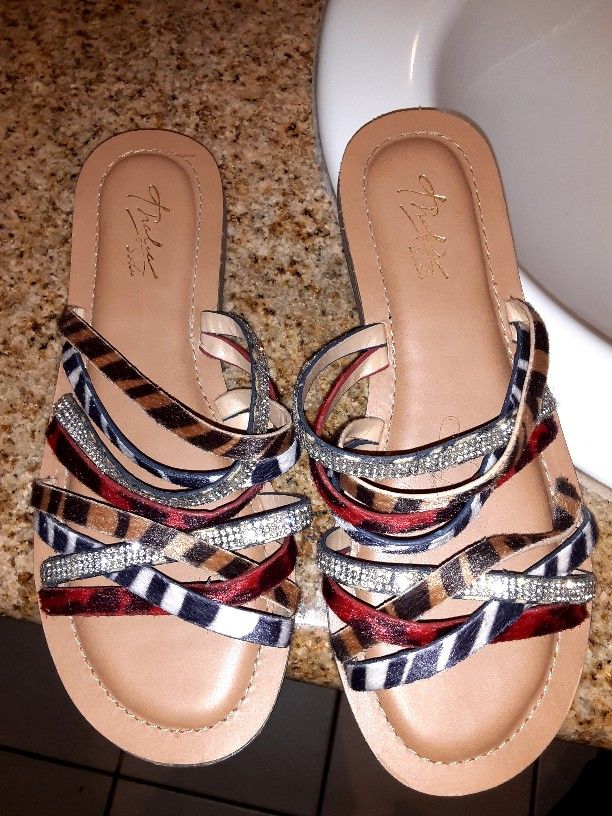 Women's sandals Size 7.5