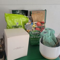 Misc Garden Items All For 10 Bucks