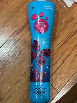 Kids first act discovery microphone has a button for cheer… Wow… Clap… Drum roll