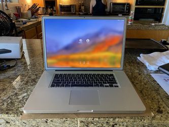 2010 17” Macbook Pro High Specs i7 2.4ghz 16gb Ram 500gb hdd and 256gb ssd