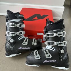 Women Ski Boots Size 26.5