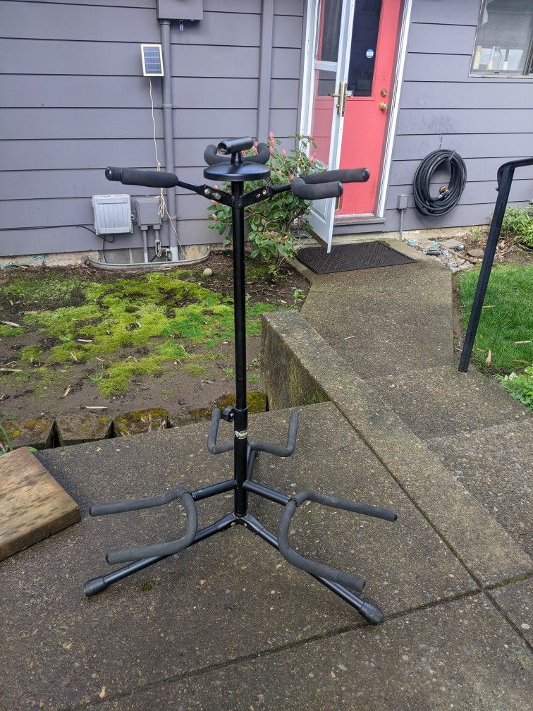 Collapsible 3-Guitar/Bass Stand