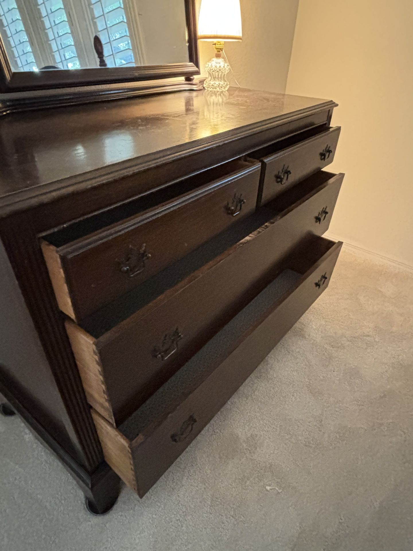 Vintage Or Antique Dresser With Mirror. Four Drawers.