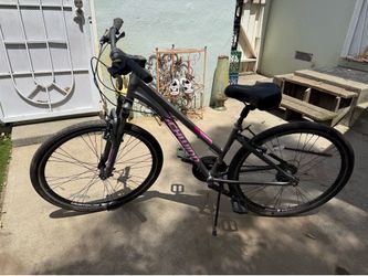 Schwinn Sidewinder Women’s Bicycle