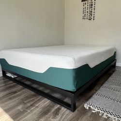 Zinus Hybrid Mattress & Low Profile Frame (Queen)