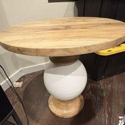 Cool Table In Excellent Condition - Heavy 