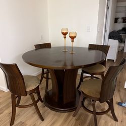 Beautiful Gorgeous Dining Table 4 Chairs And Table