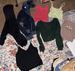 Girls/Woman Clothes & Shoes ALL for $40