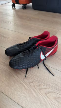 Nike Magista Cleats