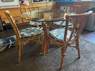 Bamboo table w/chairs