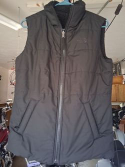 The North Face womens reversible vest Sz S